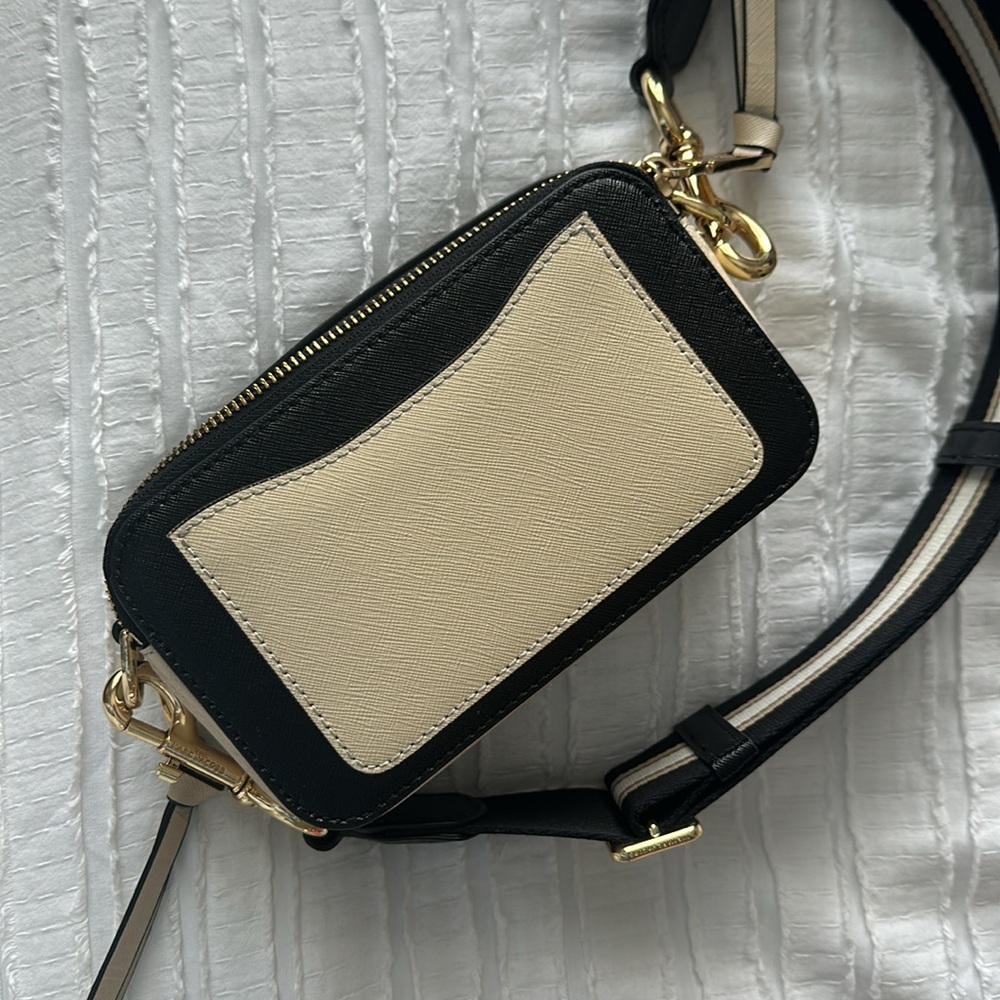 Marc Jacobs Cream and Black Snapshot Camera Crossbody Bag - Picture 9 of 9